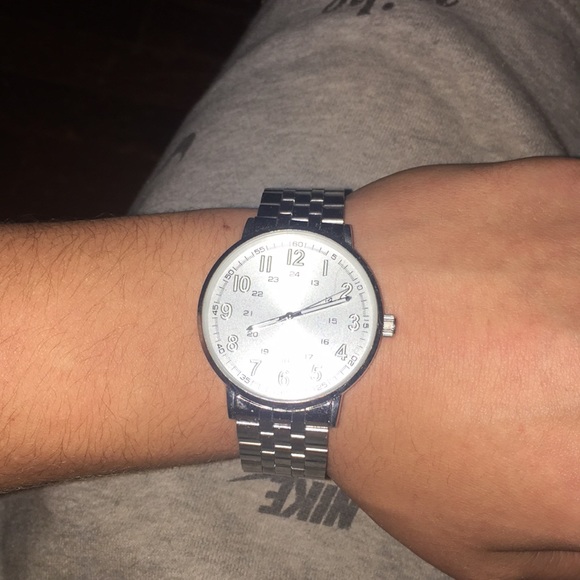 Watch - Picture 2 of 4